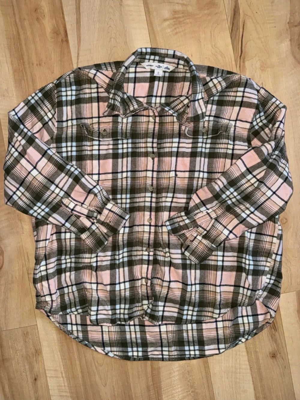 Old Navy The Boyfriend Shirt, Size XLarge - Picture 1 of 4